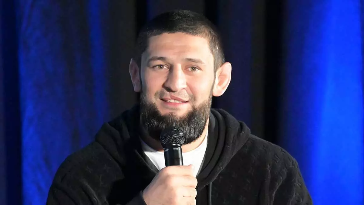 Чимаев ответил Стрикленду: «Он злится из‑за наших спаррингов»