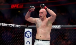 Спивак перебил и перевёл: «Полярный медведь» одолел Анте Делию судейским решением на UFC Fight Night 267