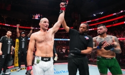 Стрикленд вернулся после года простоя и финишировал Эрнандеса в Хьюстоне