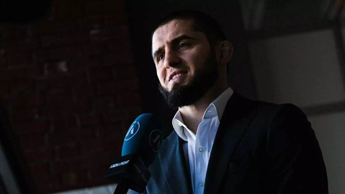 Махачев нацелился на первую защиту пояса полусредневеса на турнире у Белого дома