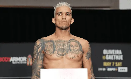 Чарльз Оливейра лишился титула чемпиона на весах